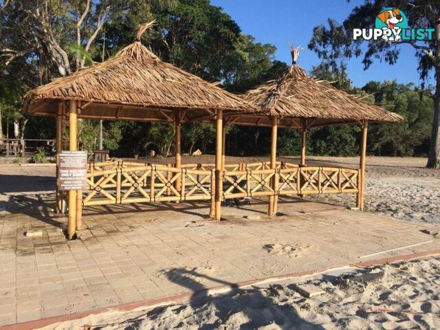 BALI HUT 2.5m x 3m - with 3 sides, includes benches and table