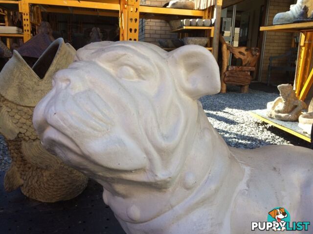 BULLDOG STATUE BIG(WHITE)