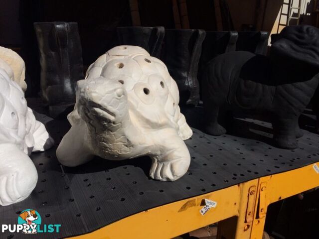 STATUE ANIMAL TURTLE WITH HOLES LANTERN (GREY)