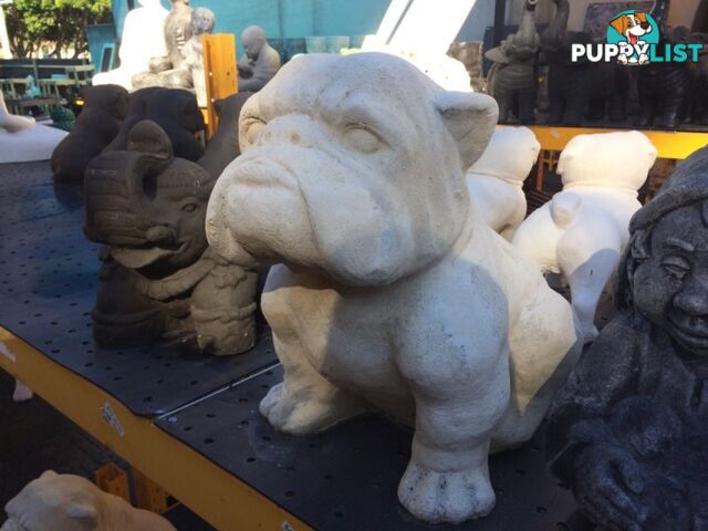 STATUE ANIMAL BULLDOG BIG (WHITE)