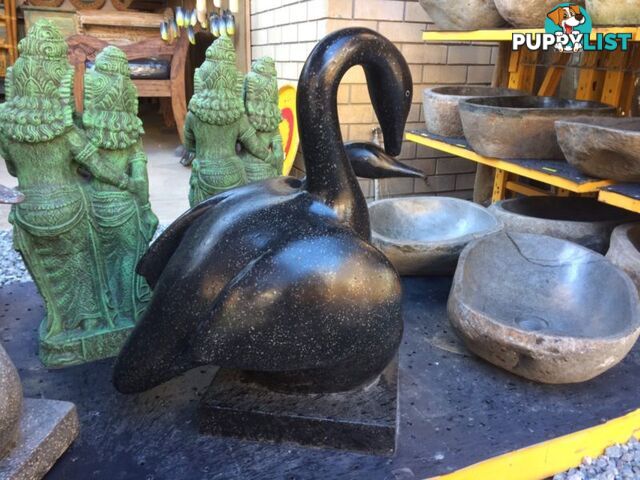 SWAN STATUE (BLACK)