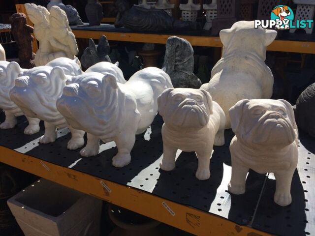 STATUE ANIMAL STANDING BULLDOG 30cm (CREAM)