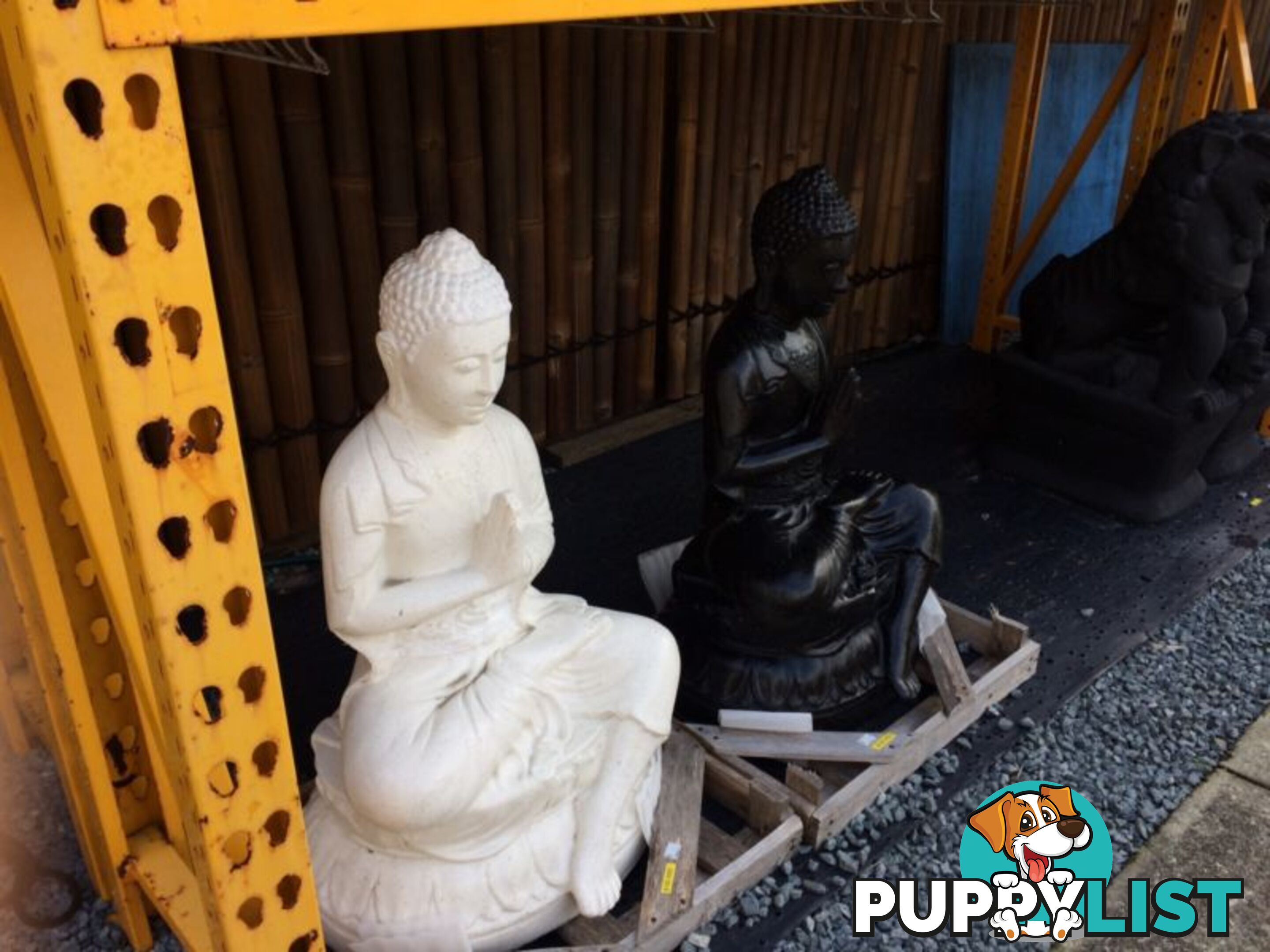 STATUE SITTING BUDDHA PRAYING 80x45x40cm (BLACK)