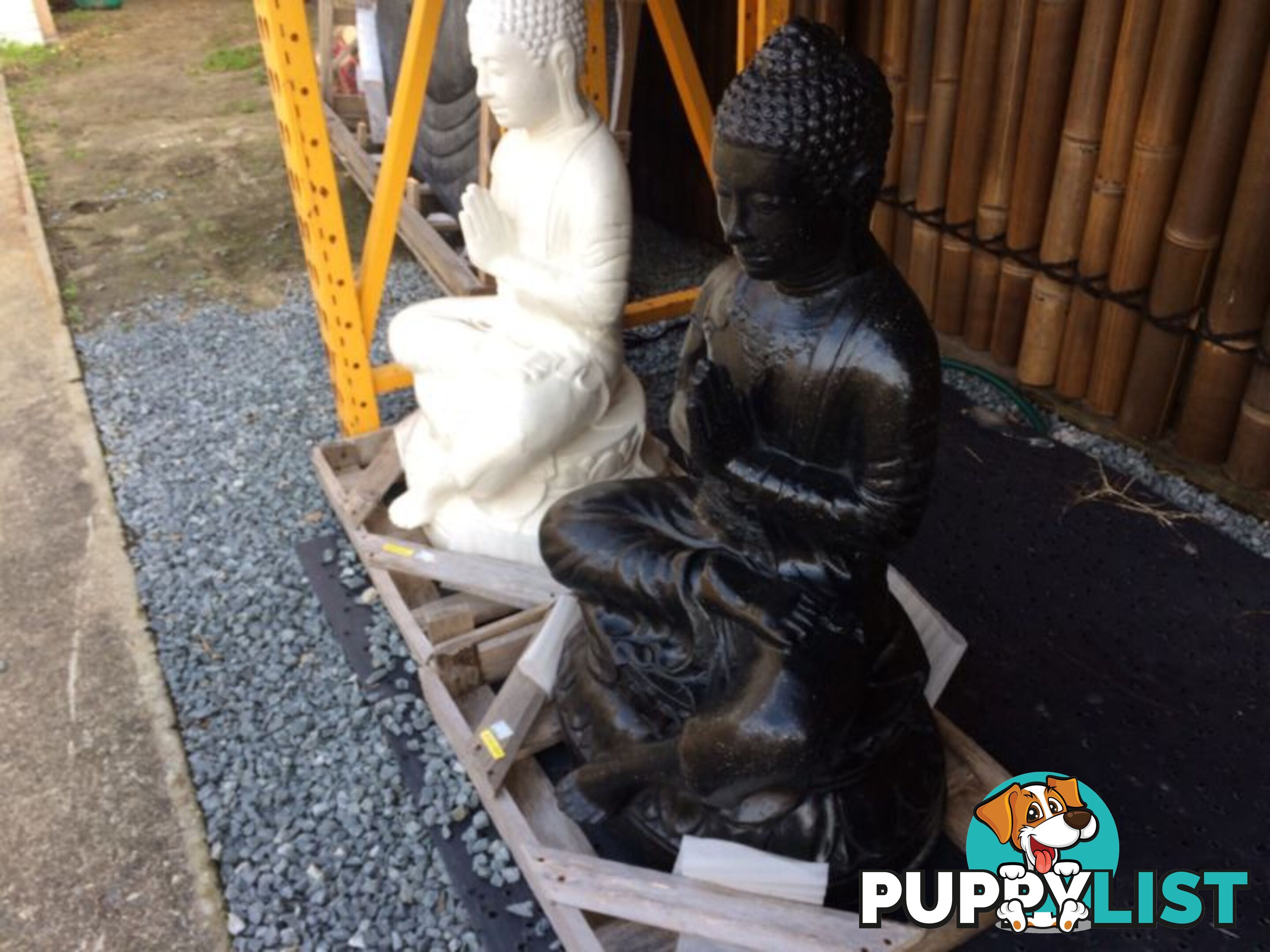 STATUE SITTING BUDDHA PRAYING 80x45x40cm (BLACK)