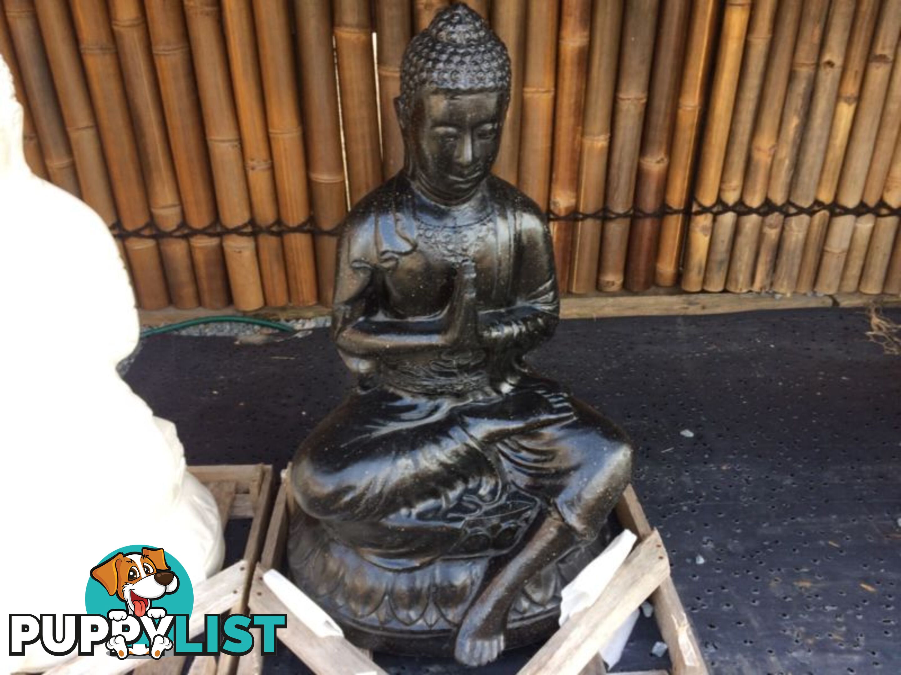 STATUE SITTING BUDDHA PRAYING 80x45x40cm (BLACK)