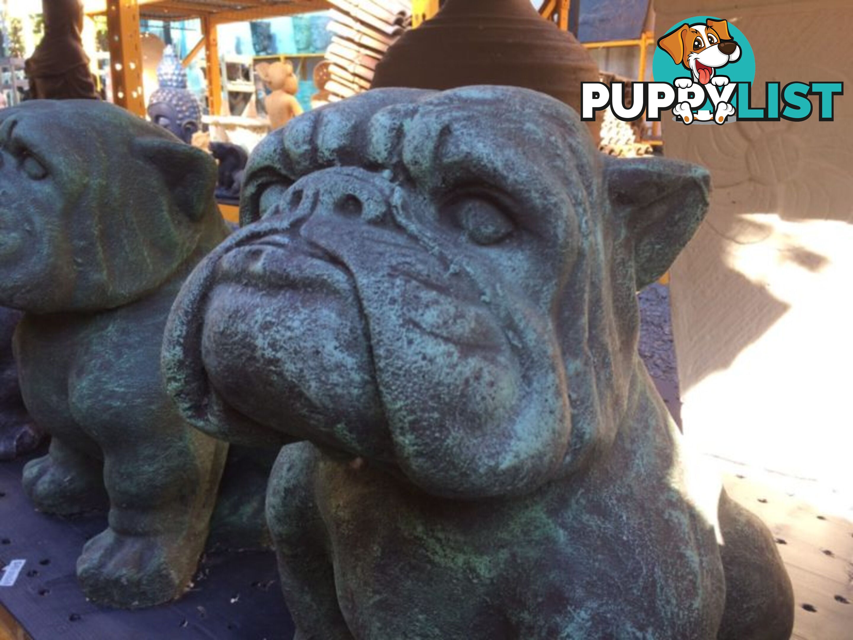 STATUE ANIMAL BULLDOG BIG (GREEN)