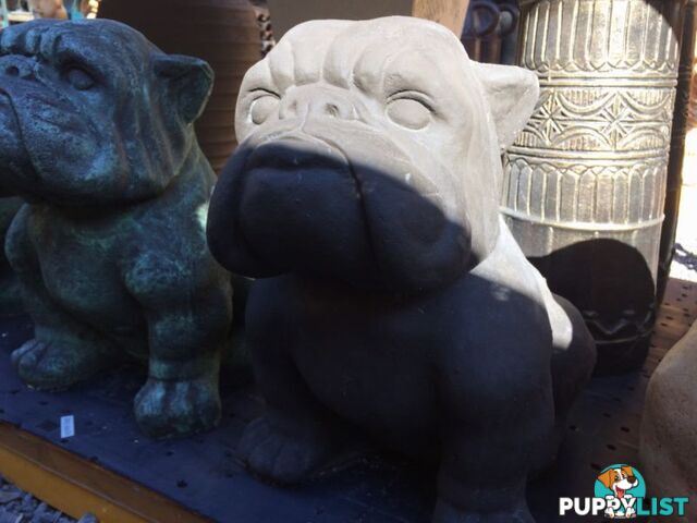 STATUE ANIMAL BULLDOG BIG (BLACK)