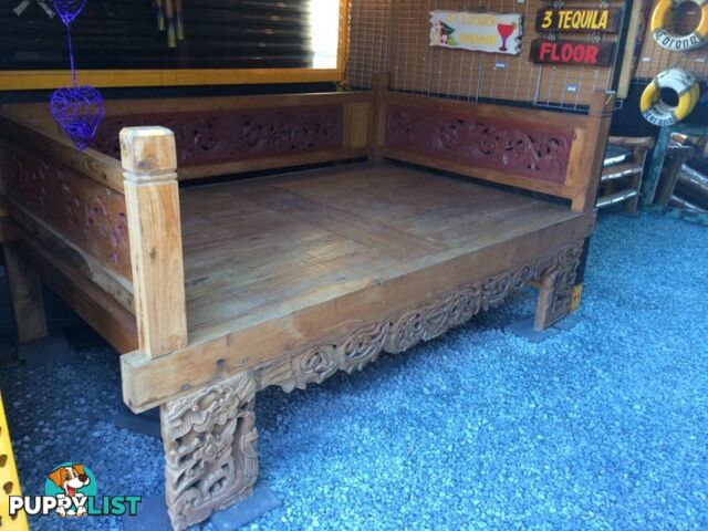 EXTRA LARGE DAYBED