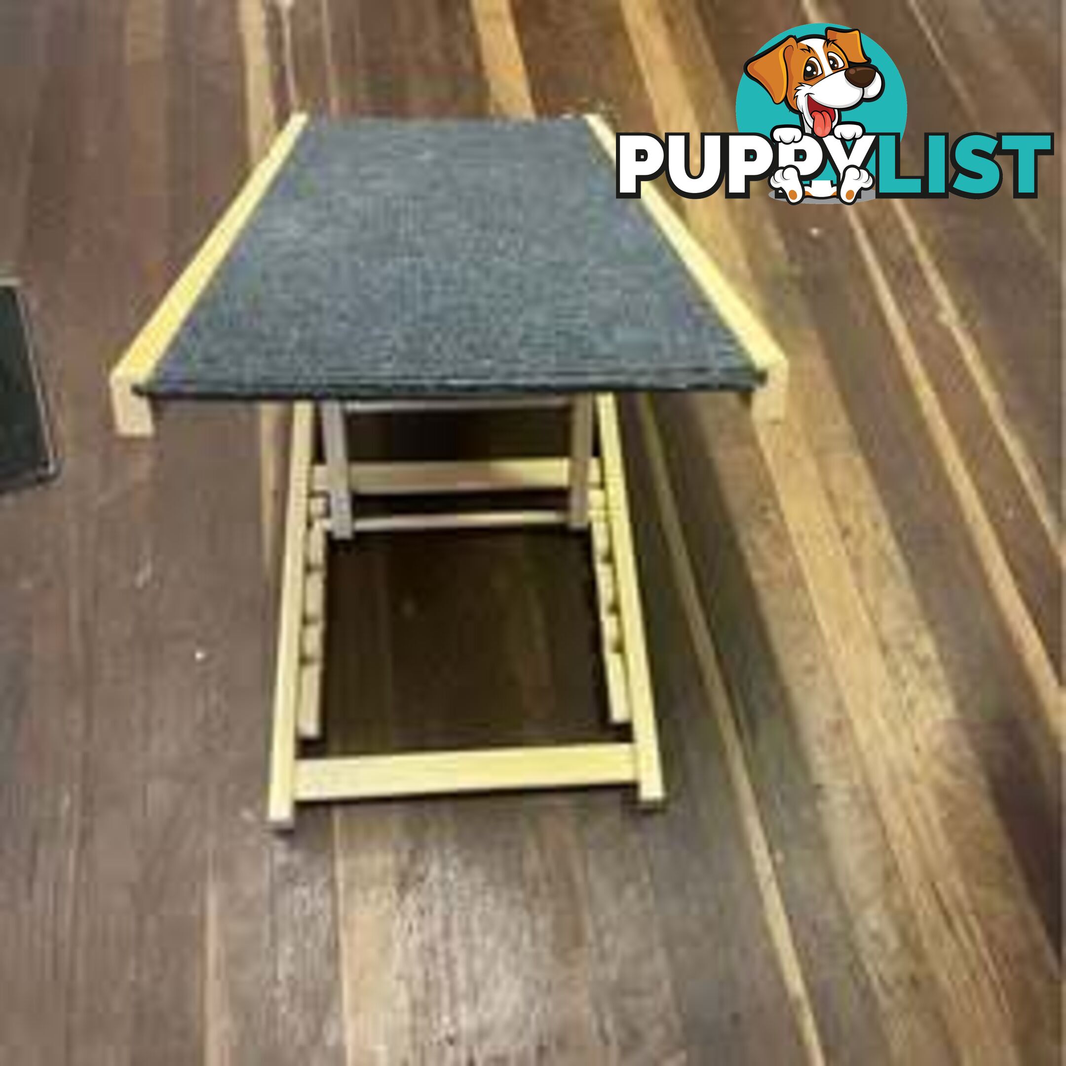 Foldable Pet Ramp with Textured Surface – Adjustable for Comfortable Pet Use