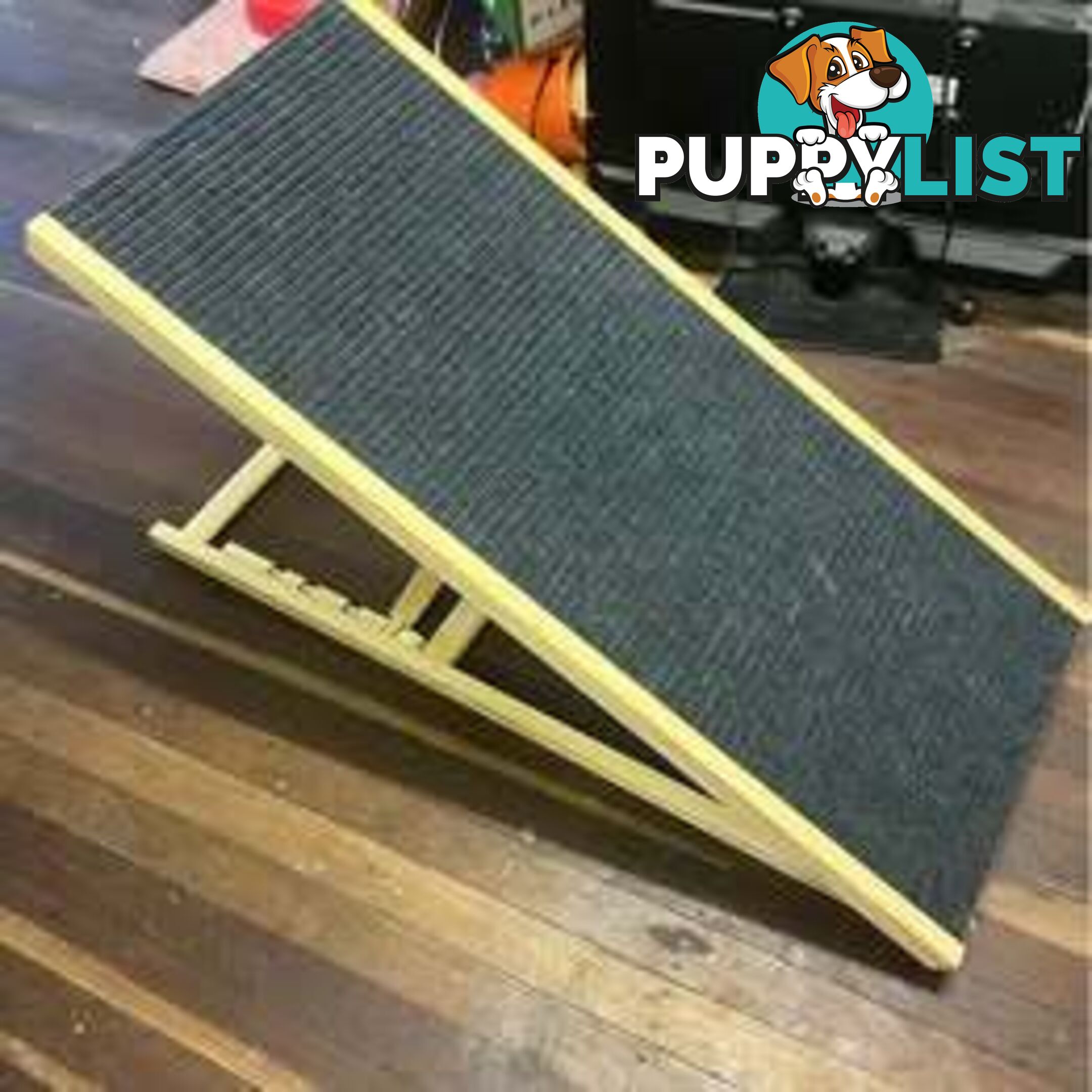 Foldable Pet Ramp with Textured Surface – Adjustable for Comfortable Pet Use