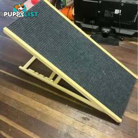 Foldable Pet Ramp with Textured Surface – Adjustable for Comfortable Pet Use