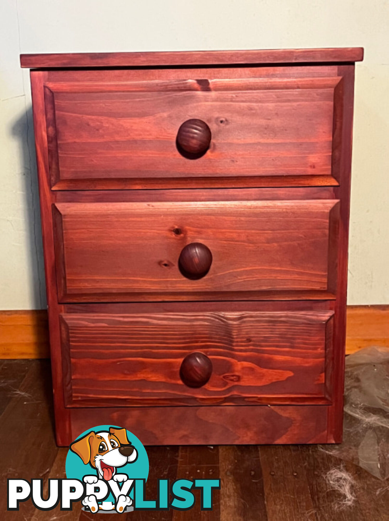 Rustic Wooden 3-Drawer Dresser - Perfect for Storage & Style