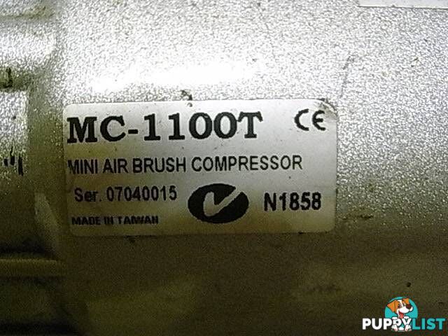 1/8 HP AIR BRUSH AIR COMPRESSOR MA25 MADE IN TAIWAN