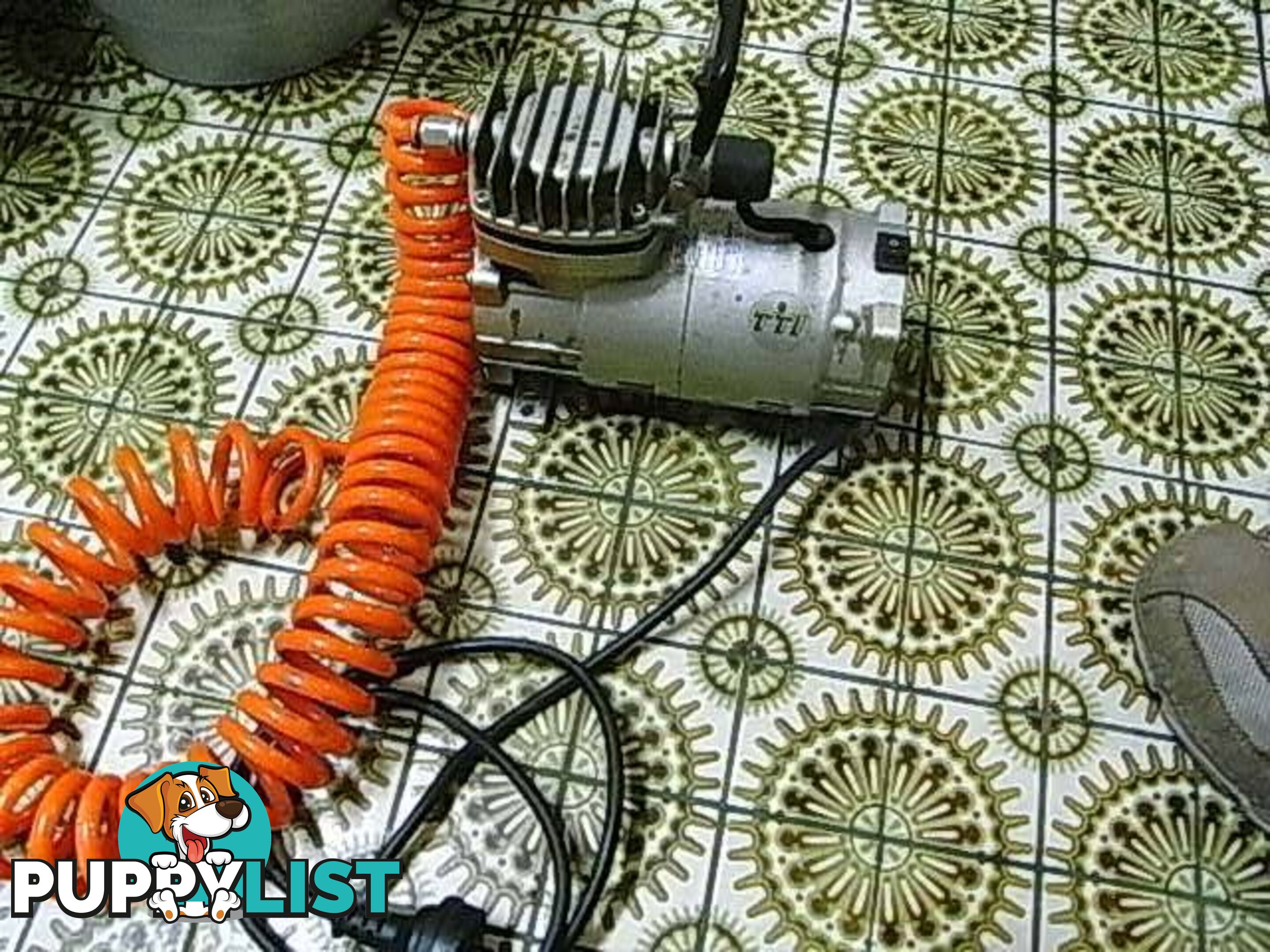 1/8 HP AIR BRUSH AIR COMPRESSOR MA25 MADE IN TAIWAN