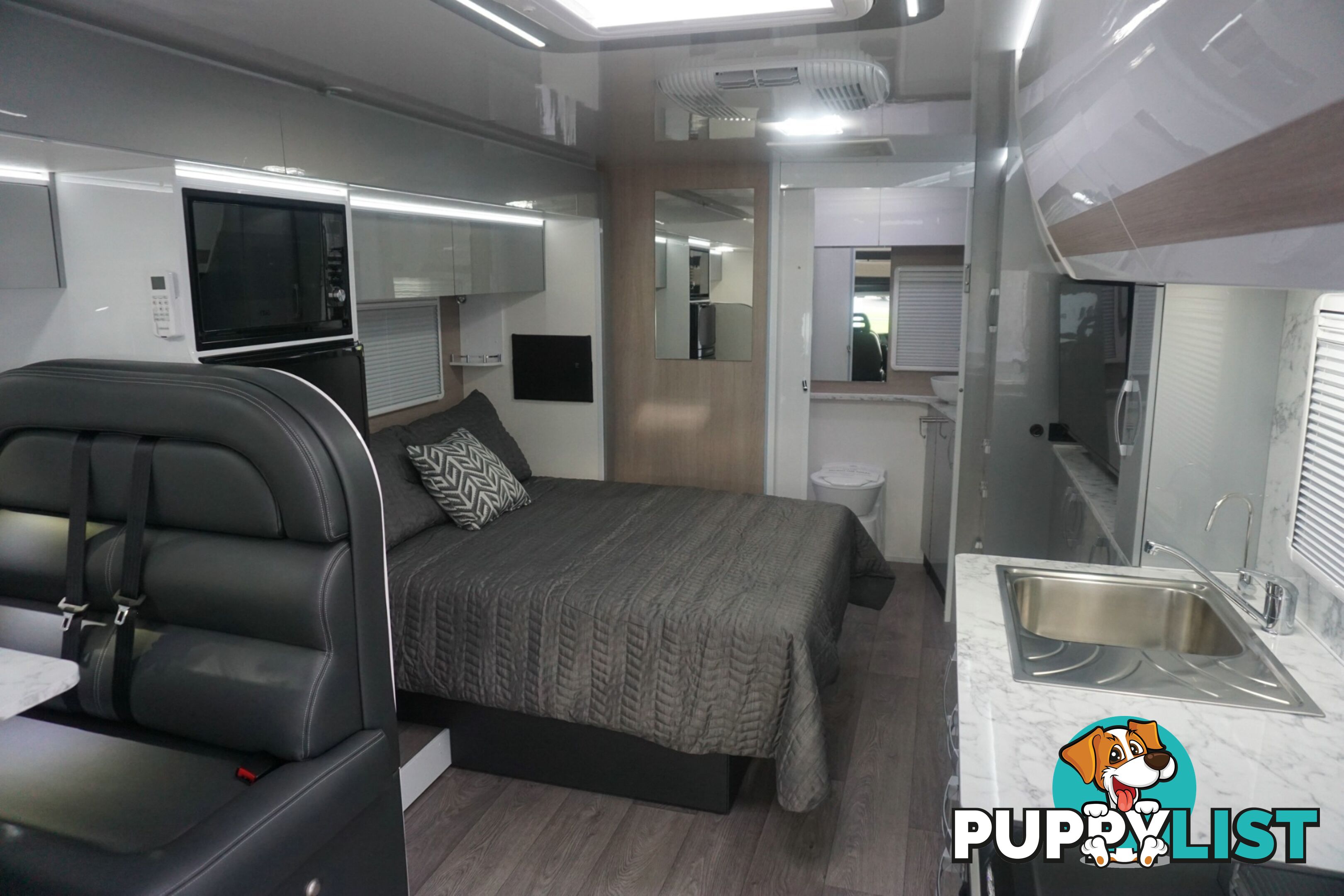 2025 AVIDA ESPERANCE MOTORHOME C7834SL
