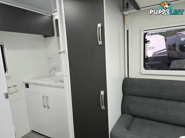 2025 AVIDA LEURA MOTORHOME B6832