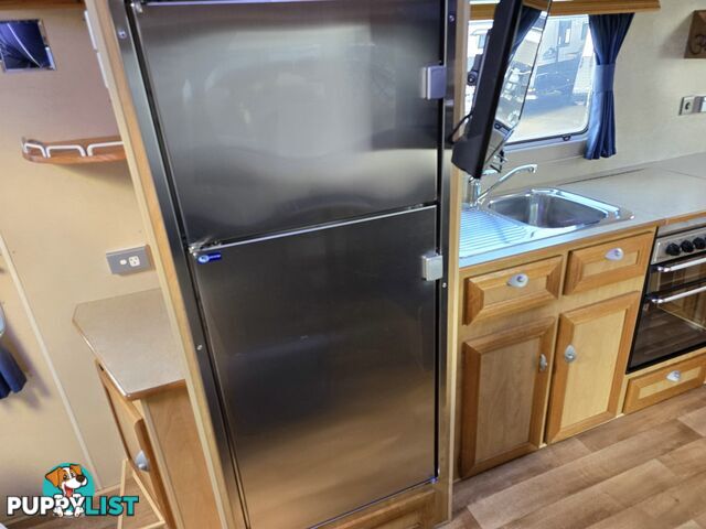 2010 MILLARD LONGREACH CARAVAN 19'6 RD CAFE