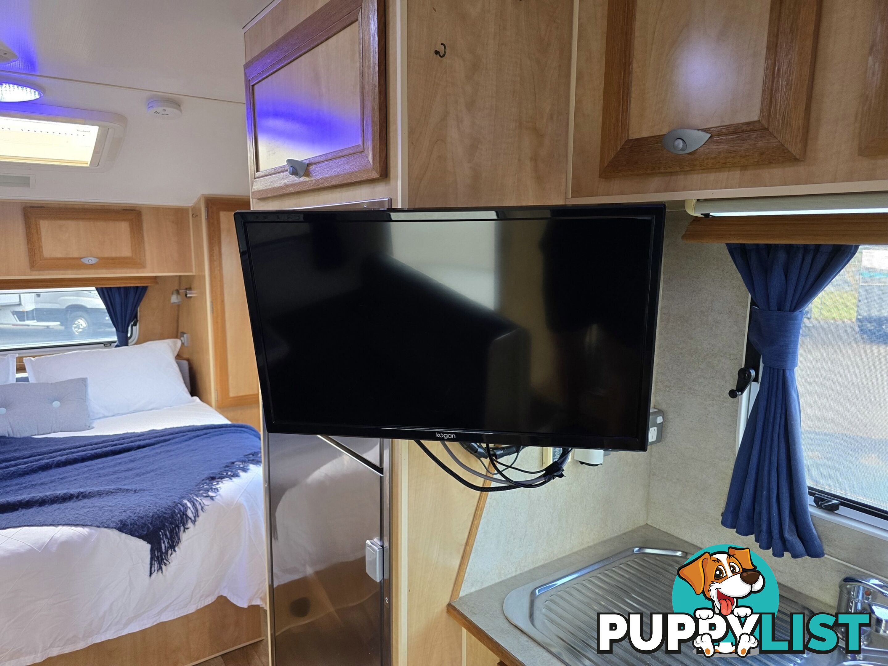 2010 MILLARD LONGREACH CARAVAN 19'6 RD CAFE