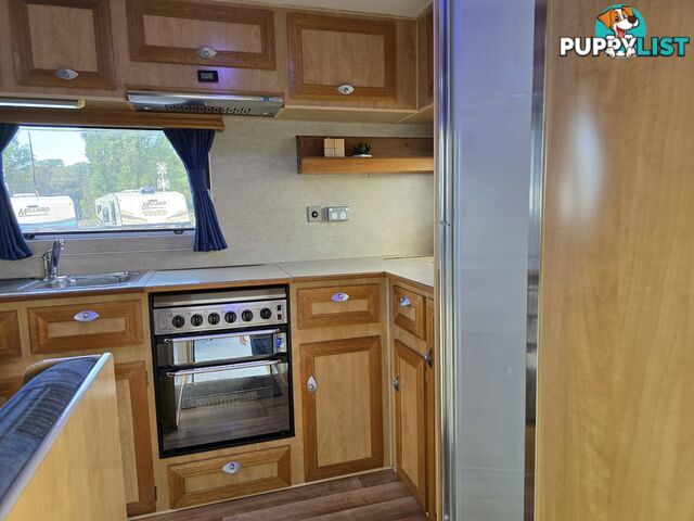 2010 MILLARD LONGREACH CARAVAN 19'6 RD CAFE