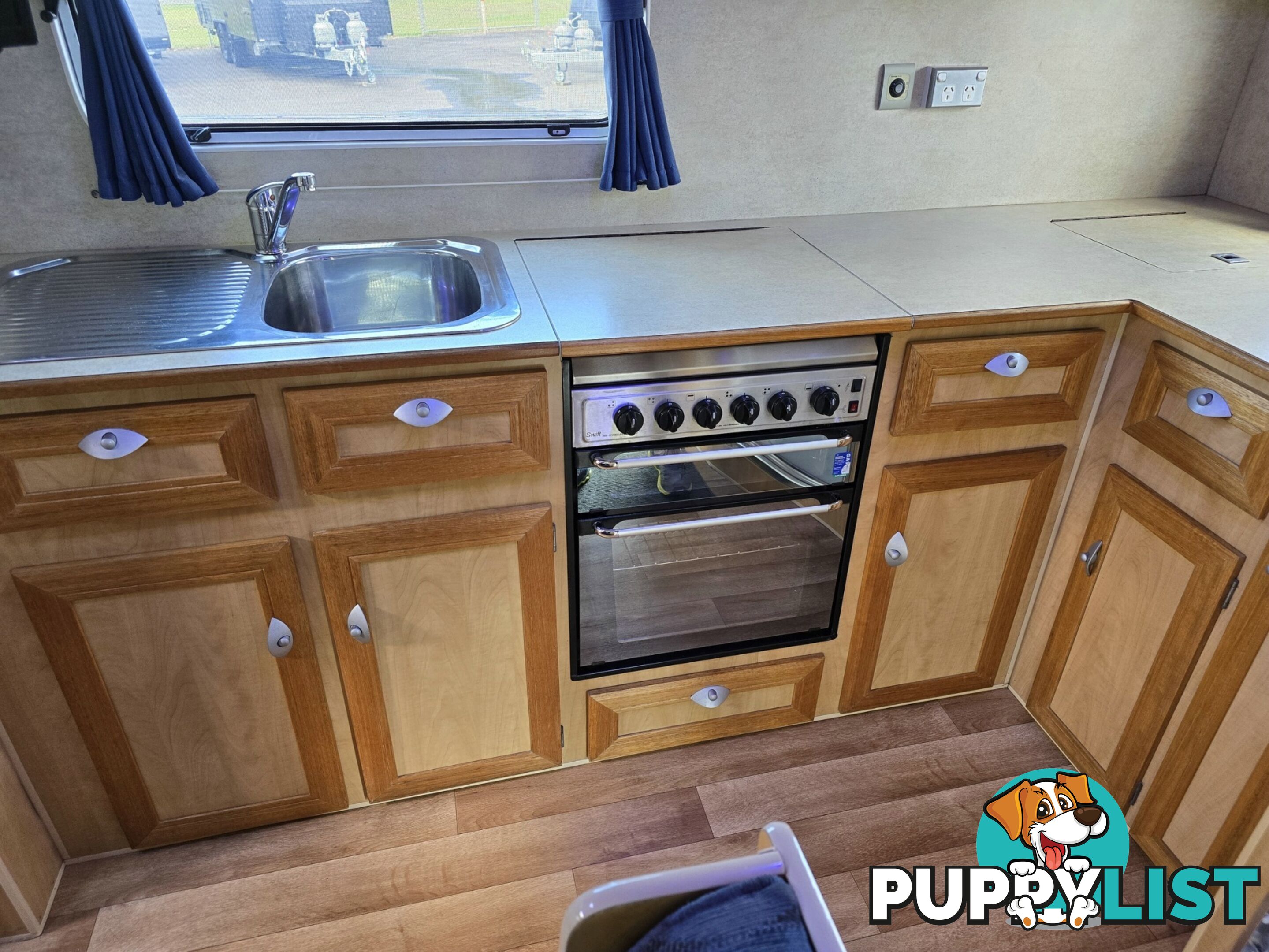 2010 MILLARD LONGREACH CARAVAN 19'6 RD CAFE