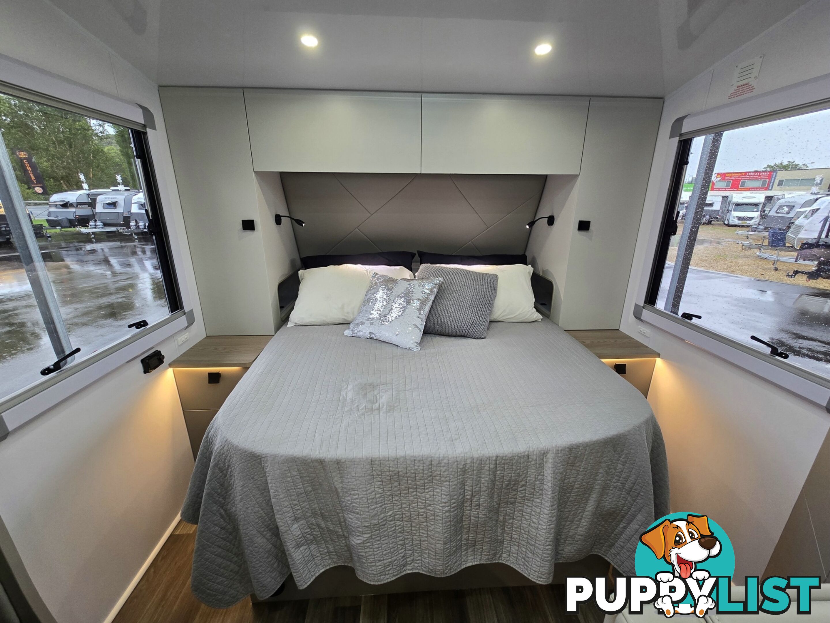 2025 MILLARD MFLOW XRIDER CARAVAN 22'10 TRIPLE BUNK