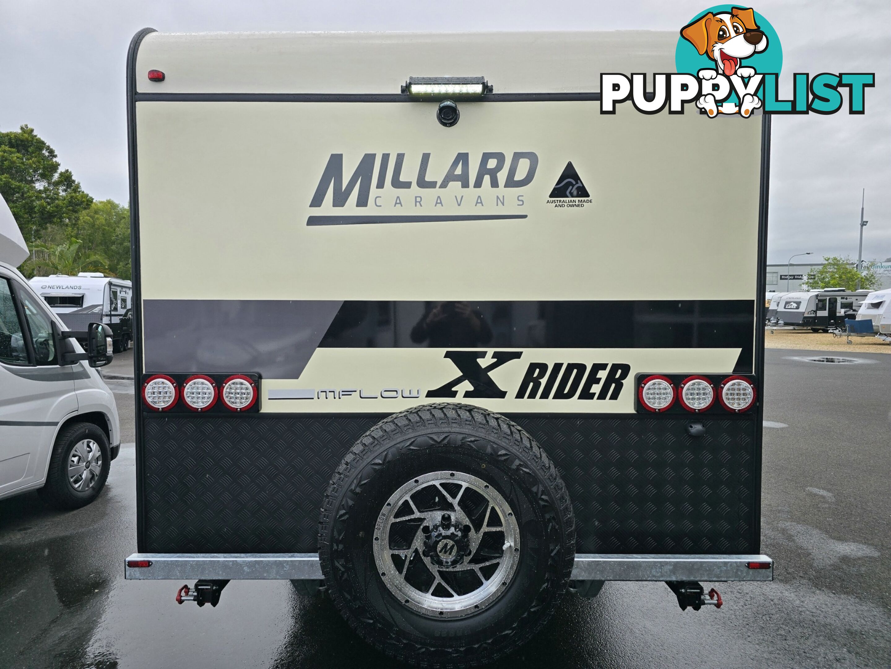 2025 MILLARD MFLOW XRIDER CARAVAN 22'10 TRIPLE BUNK