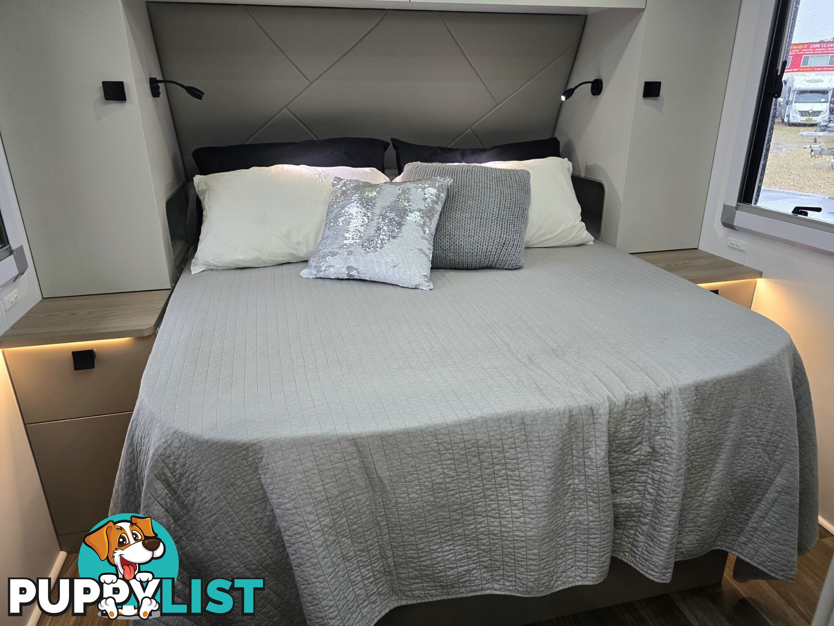 2025 MILLARD MFLOW XRIDER CARAVAN 22'10 TRIPLE BUNK