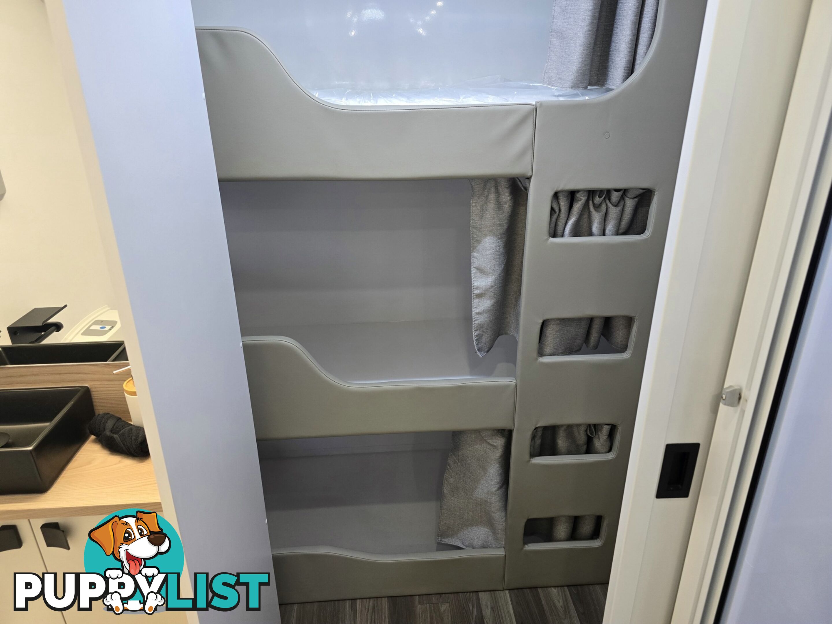 2025 MILLARD MFLOW XRIDER CARAVAN 22'10 TRIPLE BUNK