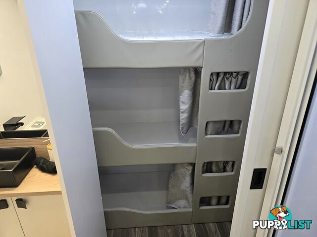 2025 MILLARD MFLOW XRIDER CARAVAN 22'10 TRIPLE BUNK