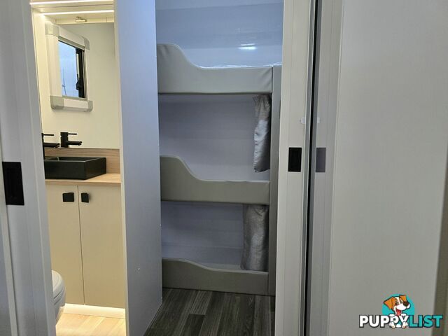 2025 MILLARD MFLOW XRIDER CARAVAN 22'10 TRIPLE BUNK