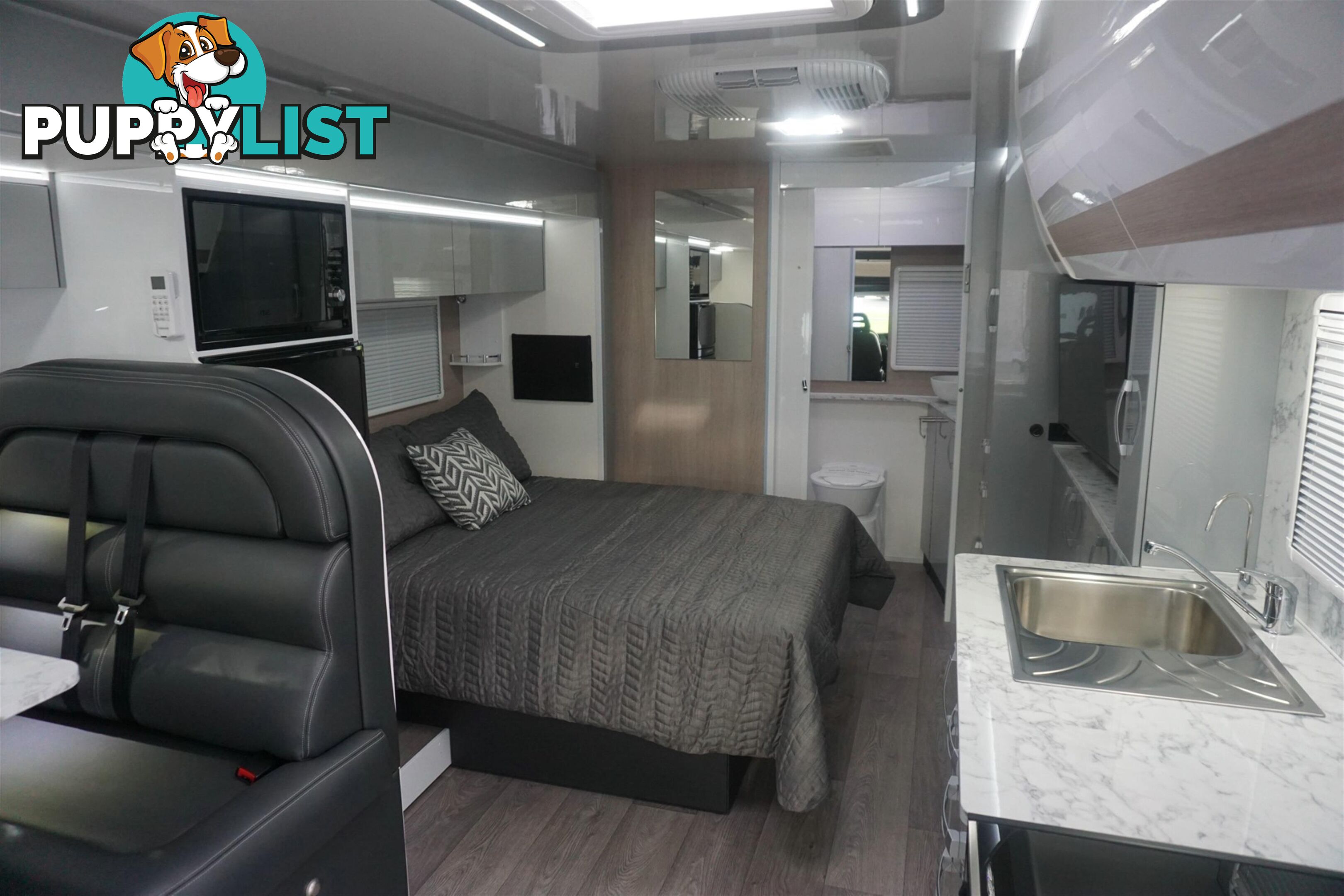 2025 AVIDA ESPERANCE MOTORHOME C7834SL