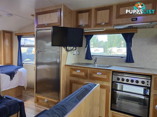 2010 MILLARD LONGREACH CARAVAN 19'6 RD CAFE