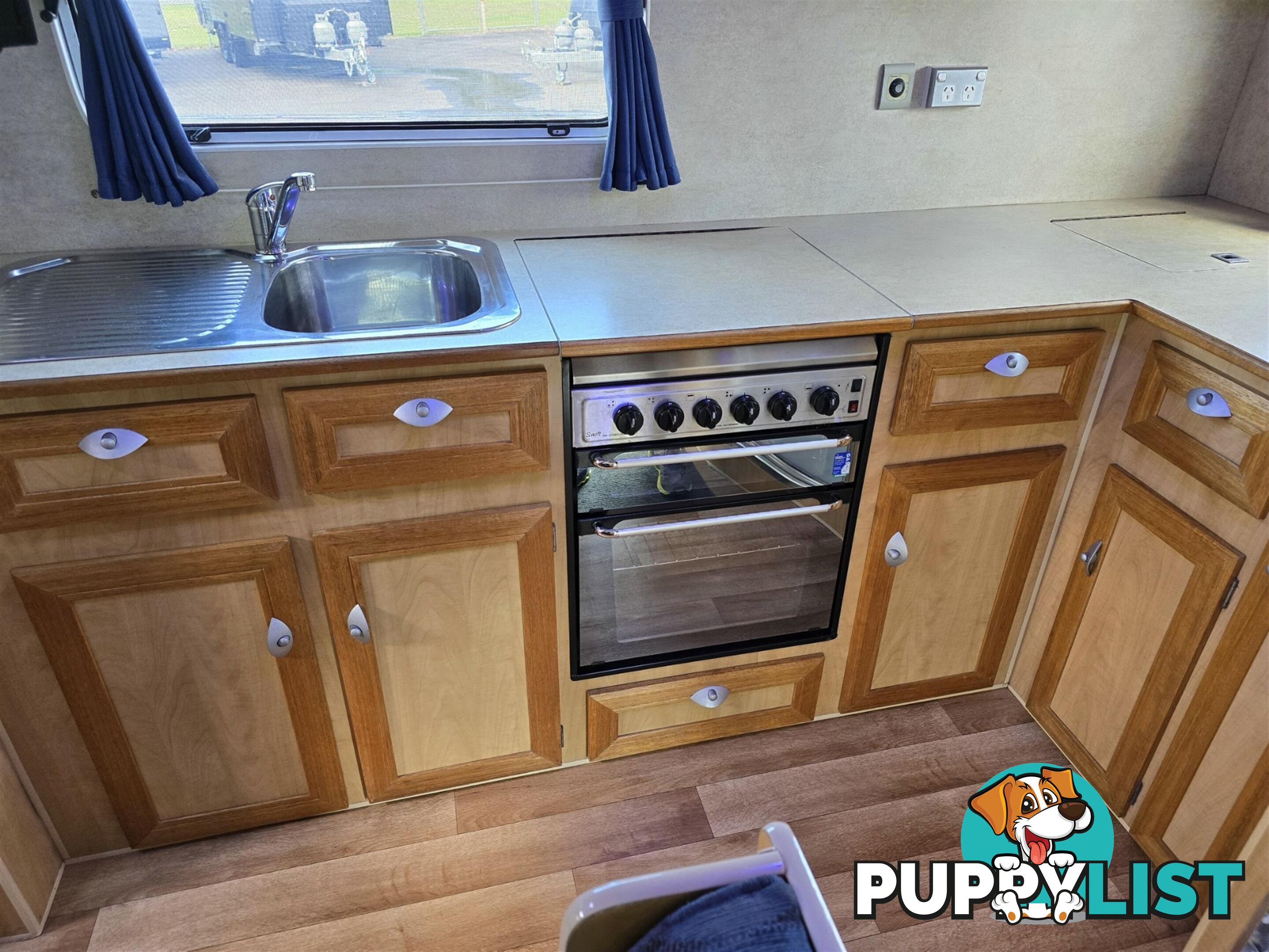 2010 MILLARD LONGREACH CARAVAN 19'6 RD CAFE
