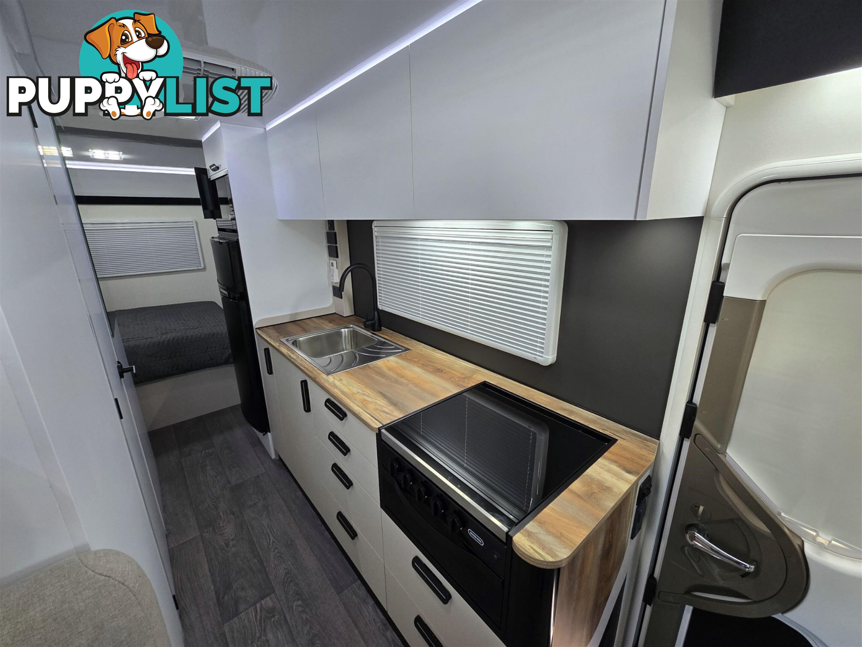 2025 AVIDA BEECHWORTH MOTORHOME B7872IB