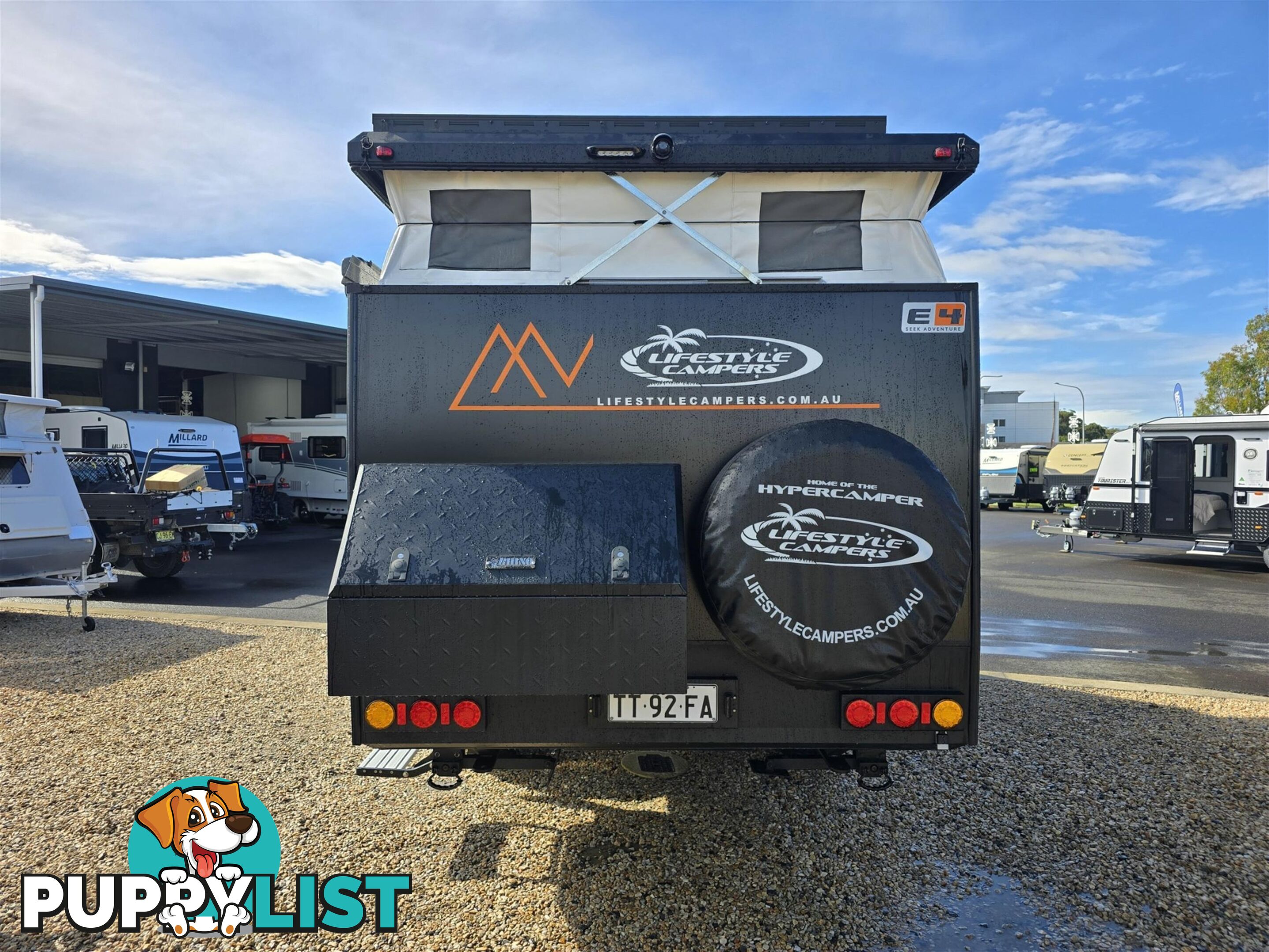 2024 LIFESTYLE CAMPERS ICONN POPTOP E4