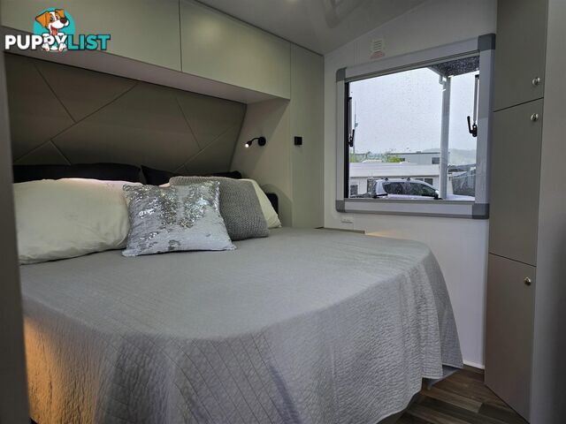 2025 MILLARD MFLOW XRIDER CARAVAN 22'10 TRIPLE BUNK