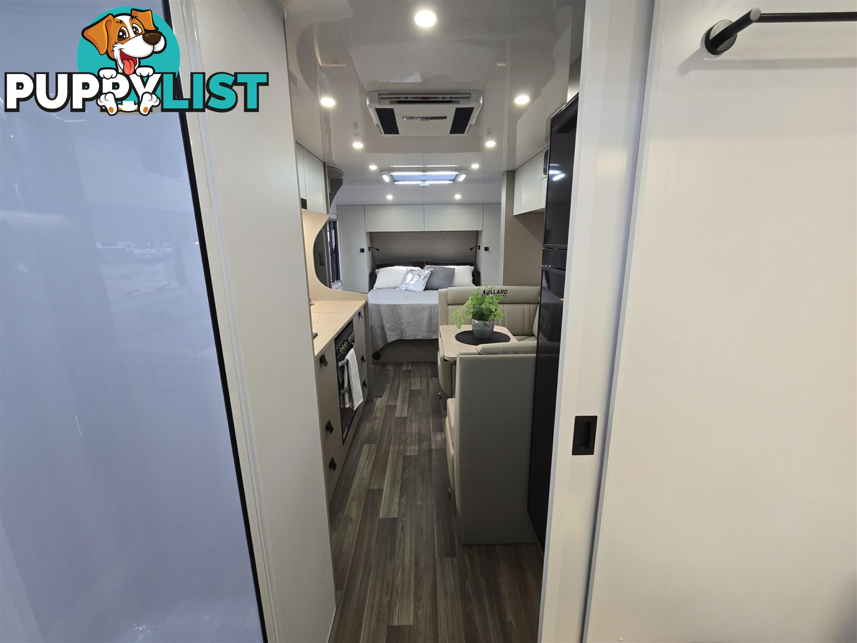 2025 MILLARD MFLOW XRIDER CARAVAN 22'10 TRIPLE BUNK