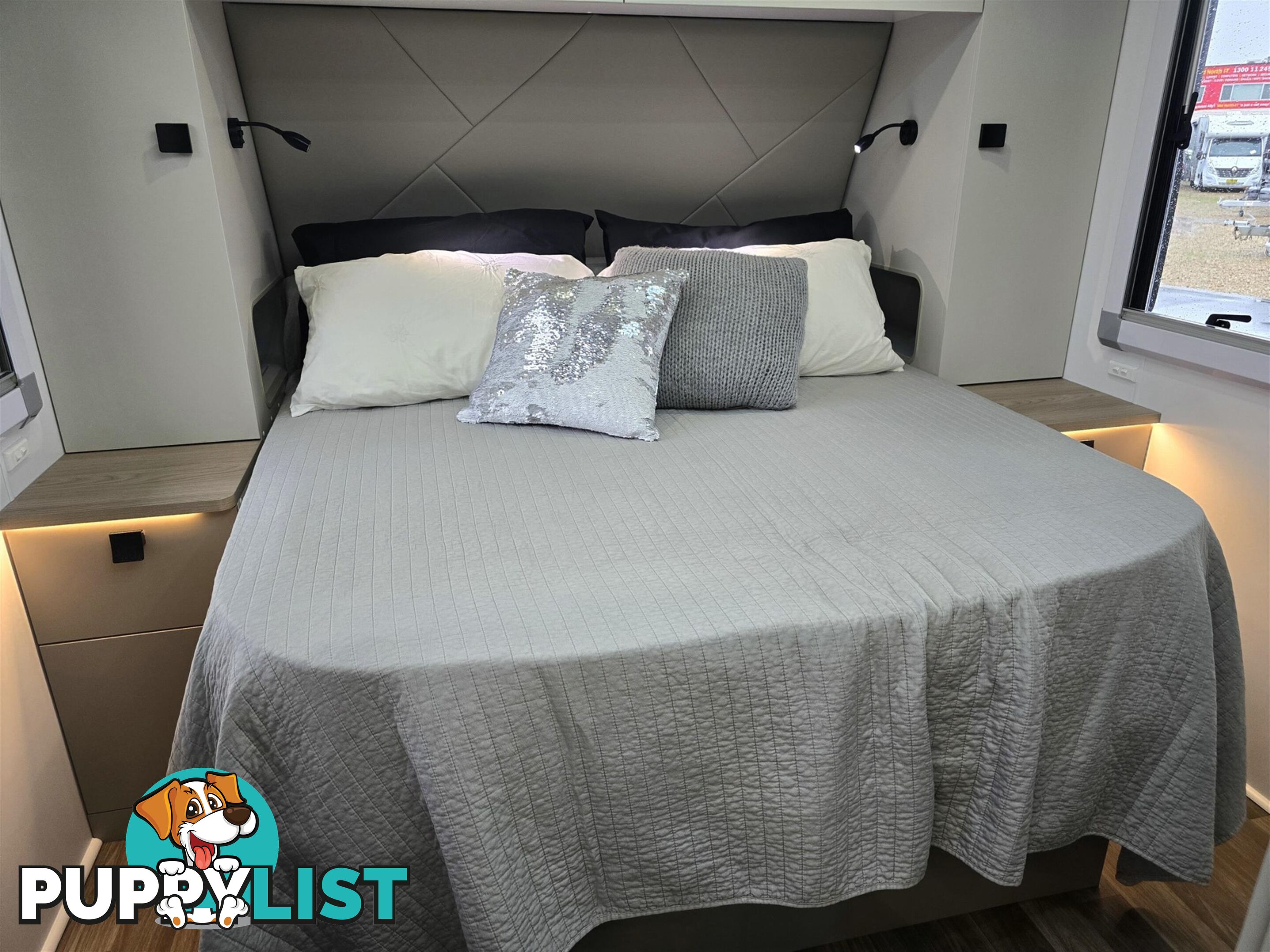 2025 MILLARD MFLOW XRIDER CARAVAN 22'10 TRIPLE BUNK