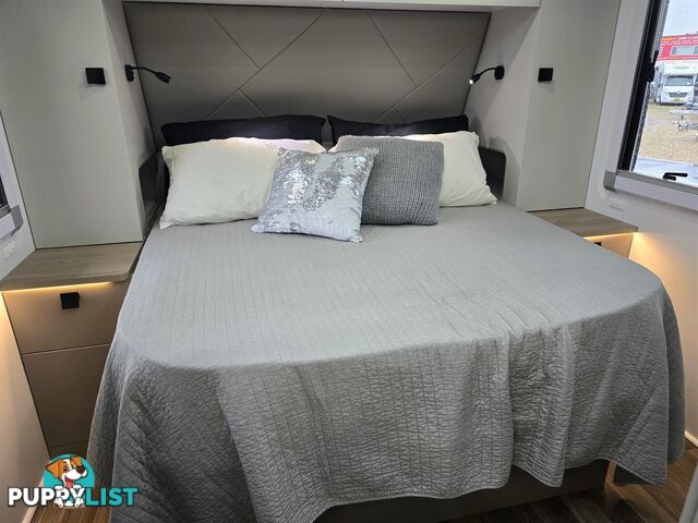 2025 MILLARD MFLOW XRIDER CARAVAN 22'10 TRIPLE BUNK