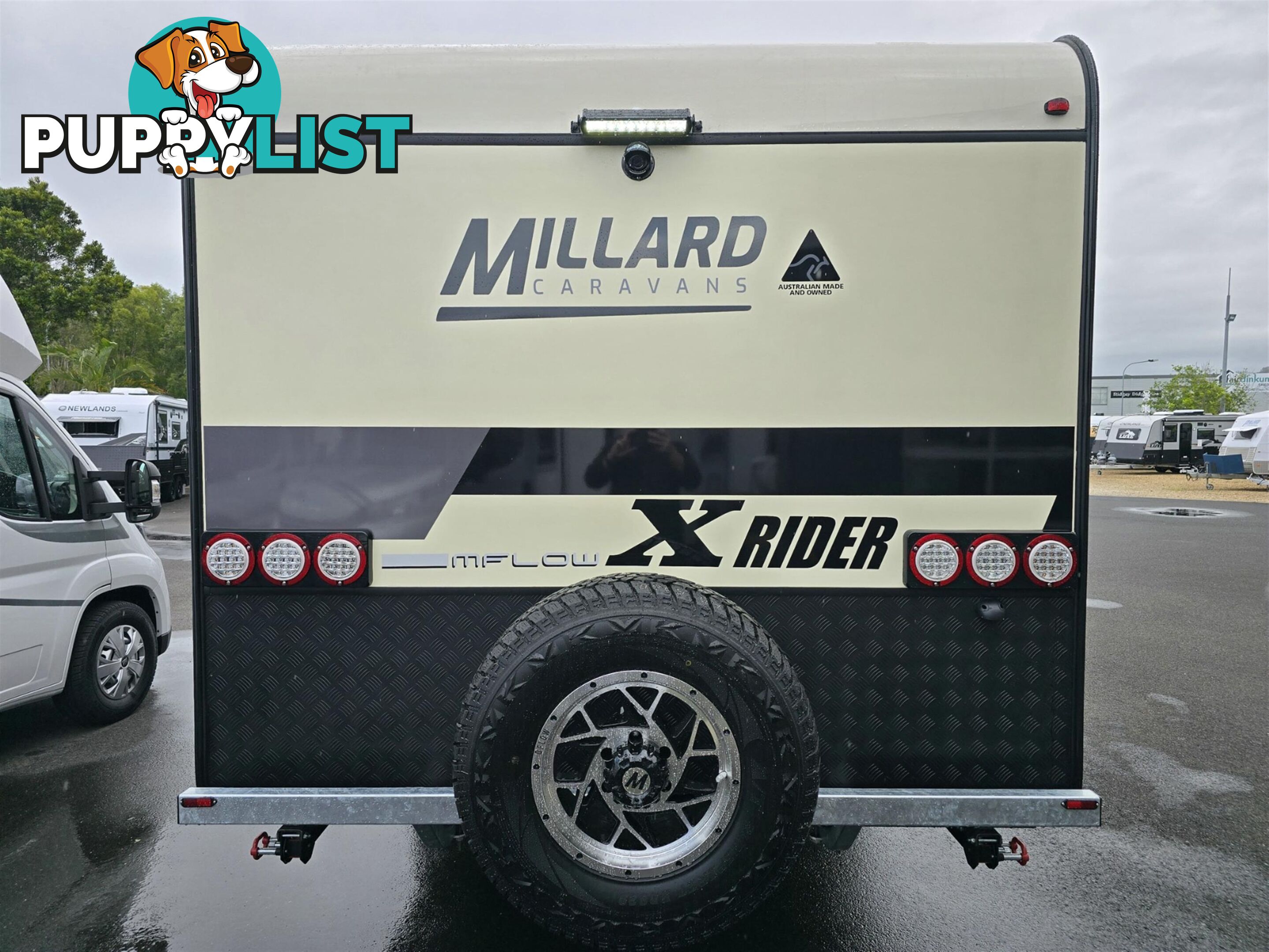 2025 MILLARD MFLOW XRIDER CARAVAN 22'10 TRIPLE BUNK