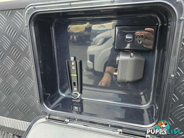 2025 MILLARD MFLOW XRIDER CARAVAN 22'10 TRIPLE BUNK