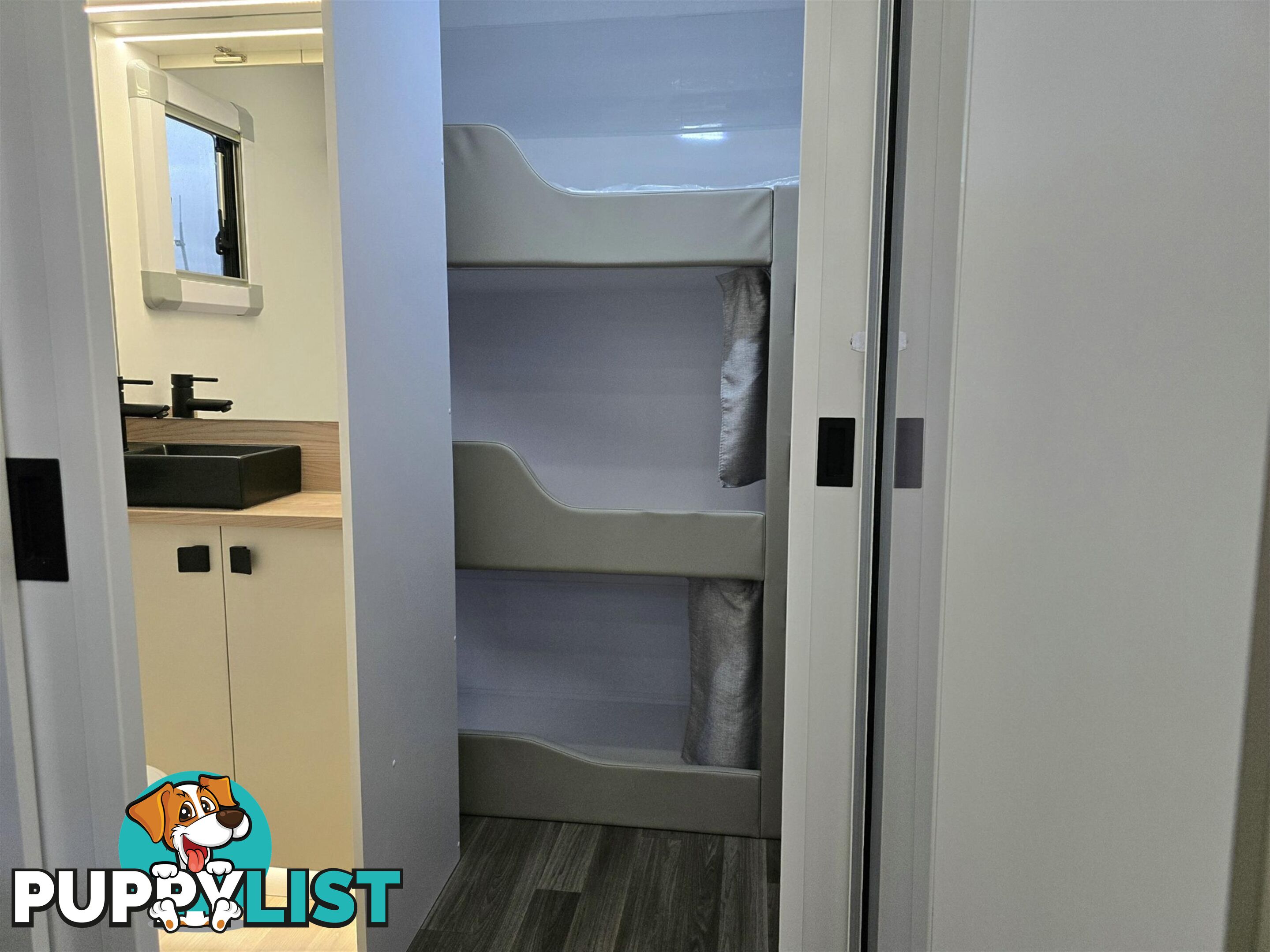 2025 MILLARD MFLOW XRIDER CARAVAN 22'10 TRIPLE BUNK
