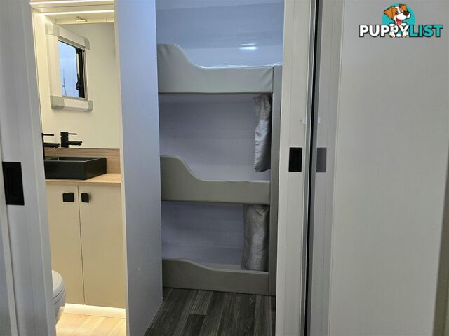 2025 MILLARD MFLOW XRIDER CARAVAN 22'10 TRIPLE BUNK