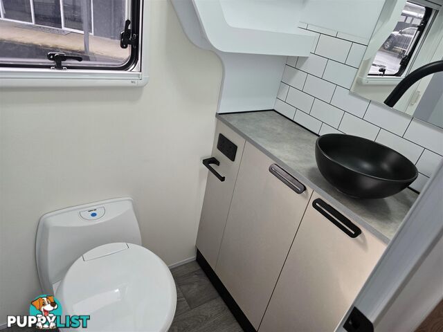 2025 AVIDA BRUNY MOTORHOME B7042