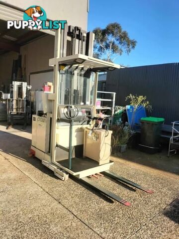 &quot;BARGAIN&quot; CROWN MAN UP STOCKPICKER 6850 mm lift height
