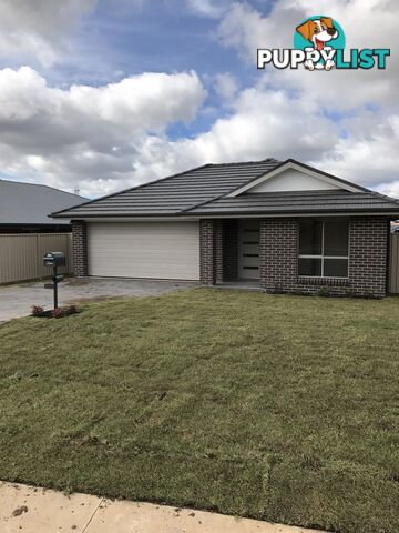 8B Swan Loop GOULBURN NSW 2580