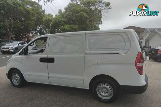 2015 HYUNDAI ILOAD  TQ2-V VAN