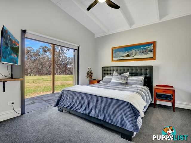 7415 Great Alpine Road SWIFTS CREEK VIC 3896