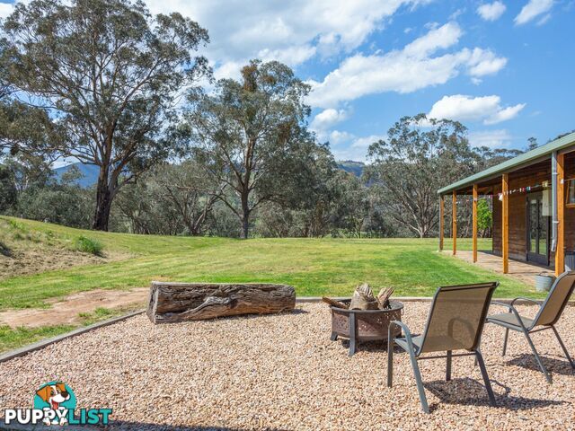 7415 Great Alpine Road SWIFTS CREEK VIC 3896