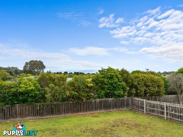 12 Ewing Court LAKES ENTRANCE VIC 3909